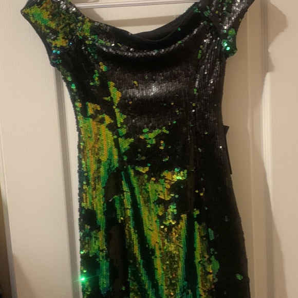 Guess mermaid sequin mini dress - Picture 2 of 3